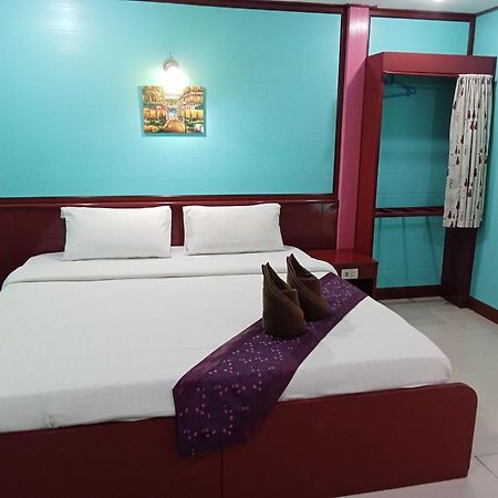Haad Somboon House Hotel Bang Saphan Luaran gambar