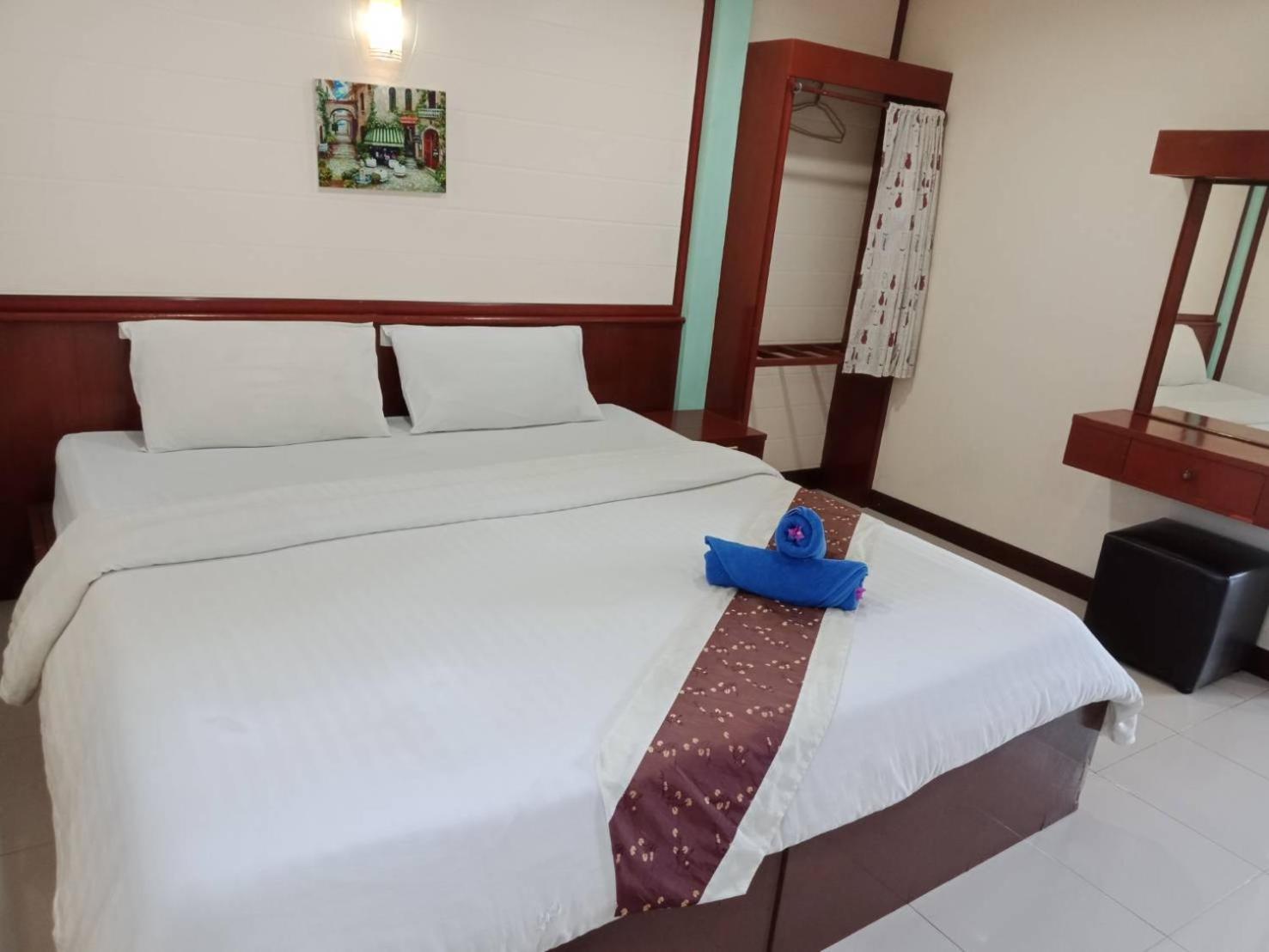 Haad Somboon House Hotel Bang Saphan Luaran gambar