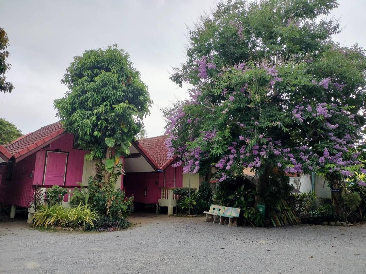 Haad Somboon House Hotel Bang Saphan Luaran gambar