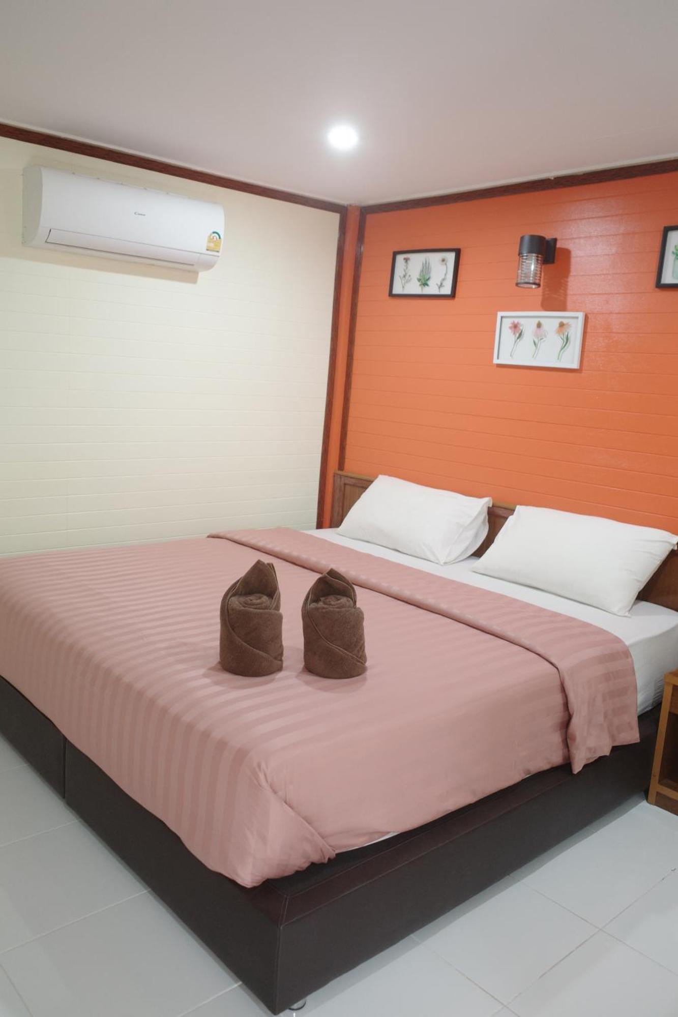 Haad Somboon House Hotel Bang Saphan Luaran gambar