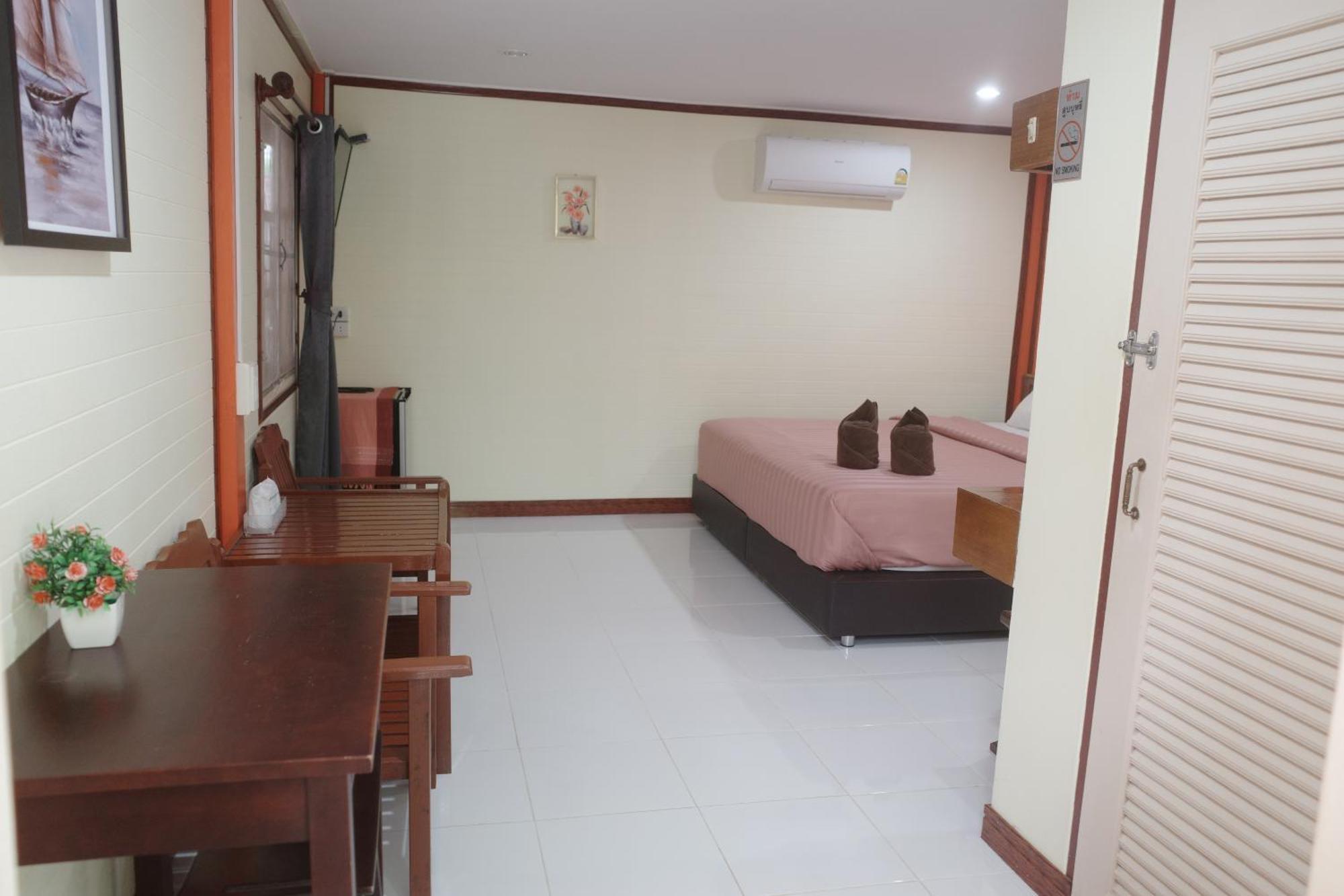 Haad Somboon House Hotel Bang Saphan Luaran gambar