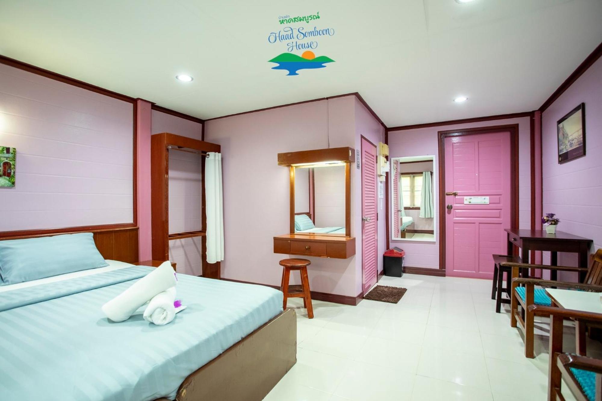 Haad Somboon House Hotel Bang Saphan Luaran gambar
