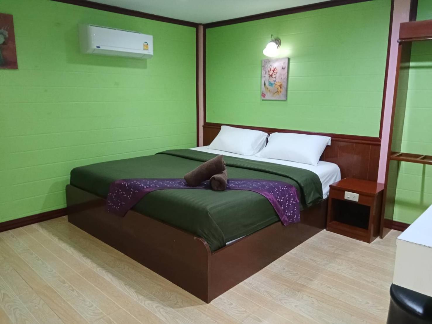Haad Somboon House Hotel Bang Saphan Luaran gambar