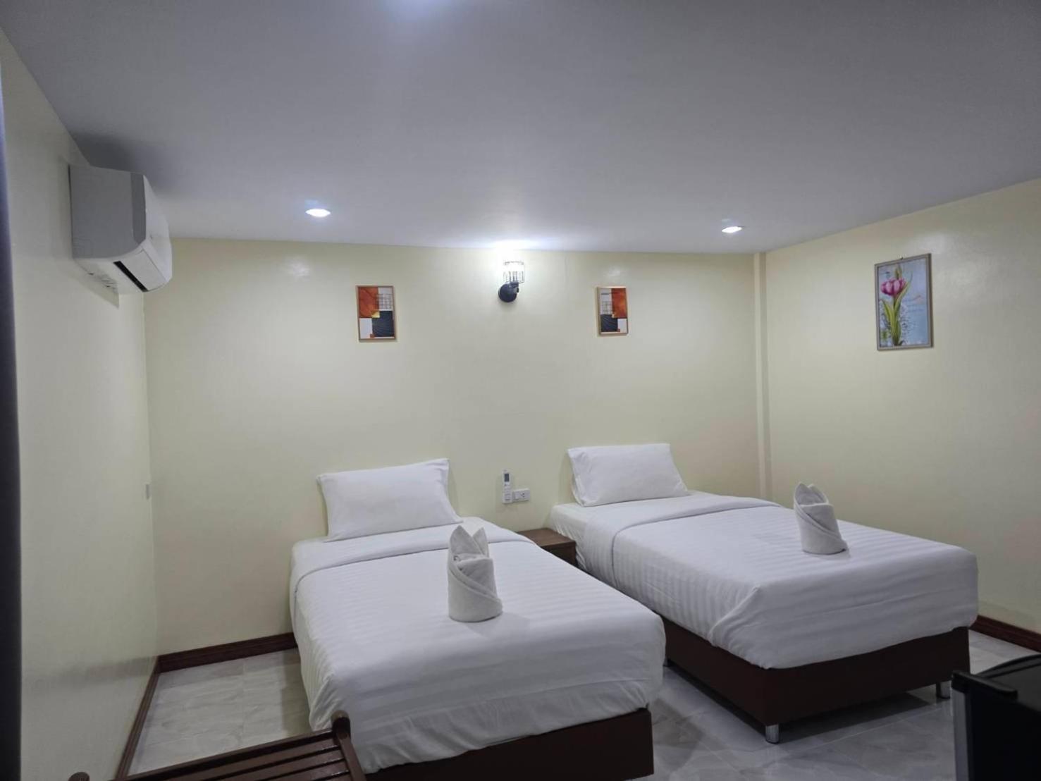 Haad Somboon House Hotel Bang Saphan Luaran gambar
