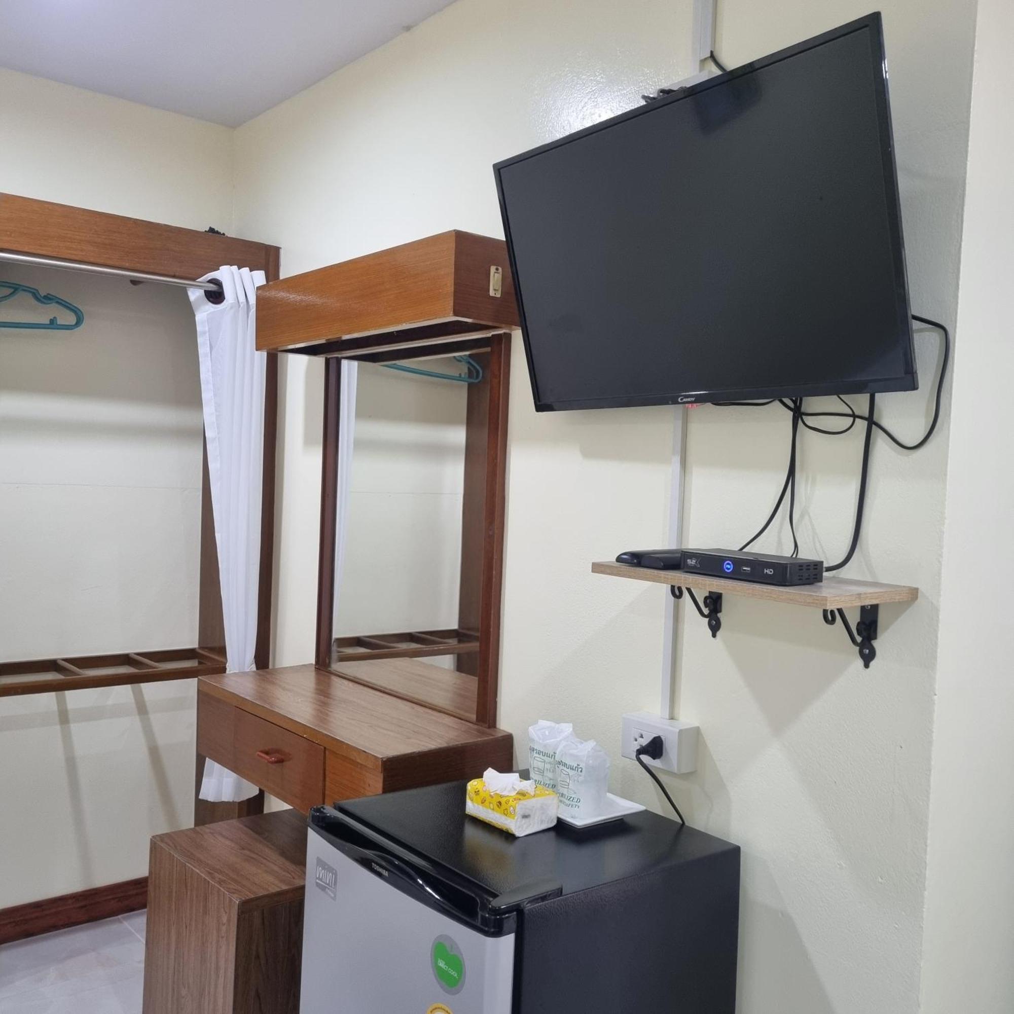 Haad Somboon House Hotel Bang Saphan Luaran gambar