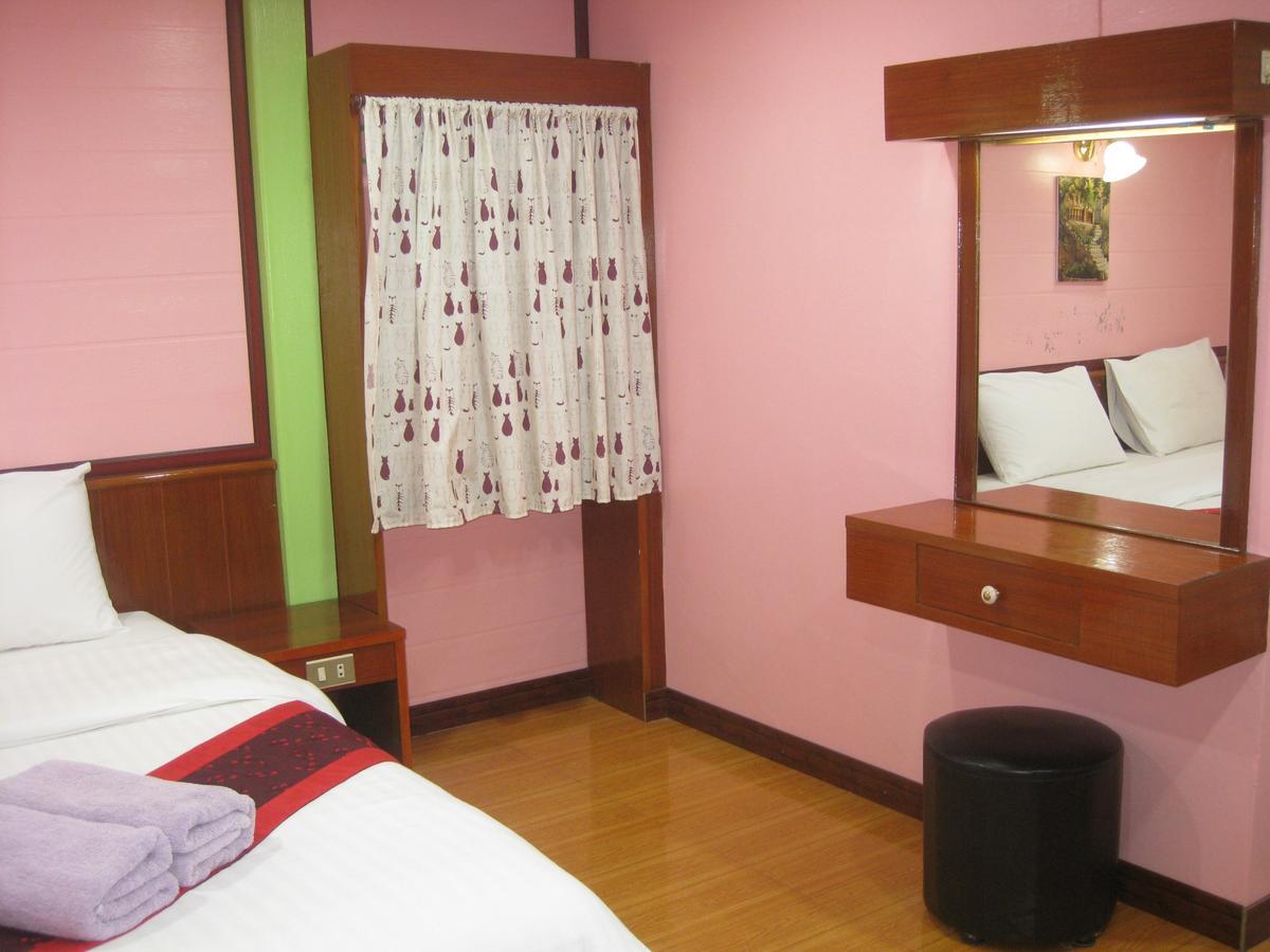 Haad Somboon House Hotel Bang Saphan Luaran gambar