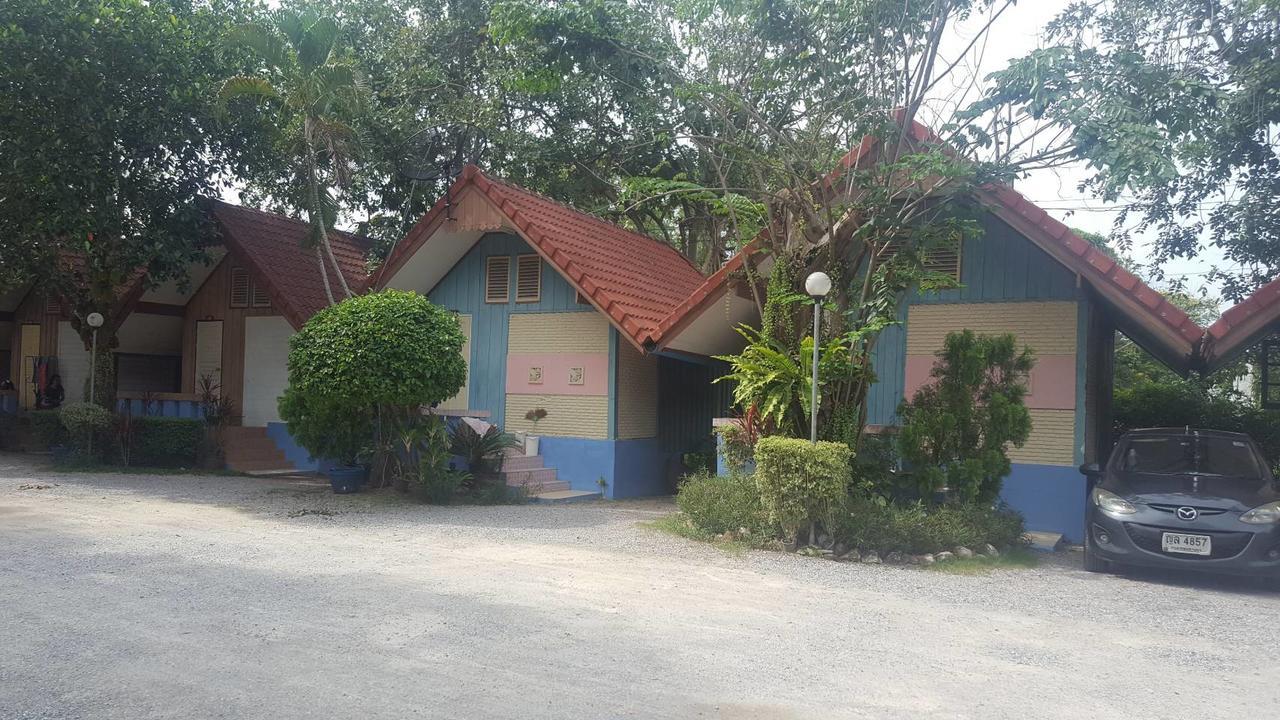 Haad Somboon House Hotel Bang Saphan Luaran gambar